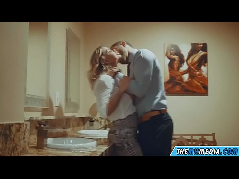 ❤️ ווען אַ באַסטי בלאָנדע סידוס איר אין אַ ציבור אָפּטריט ❤️ שיין פּאָרן ביי yi.hentaisea-com.ru ❌️❤
